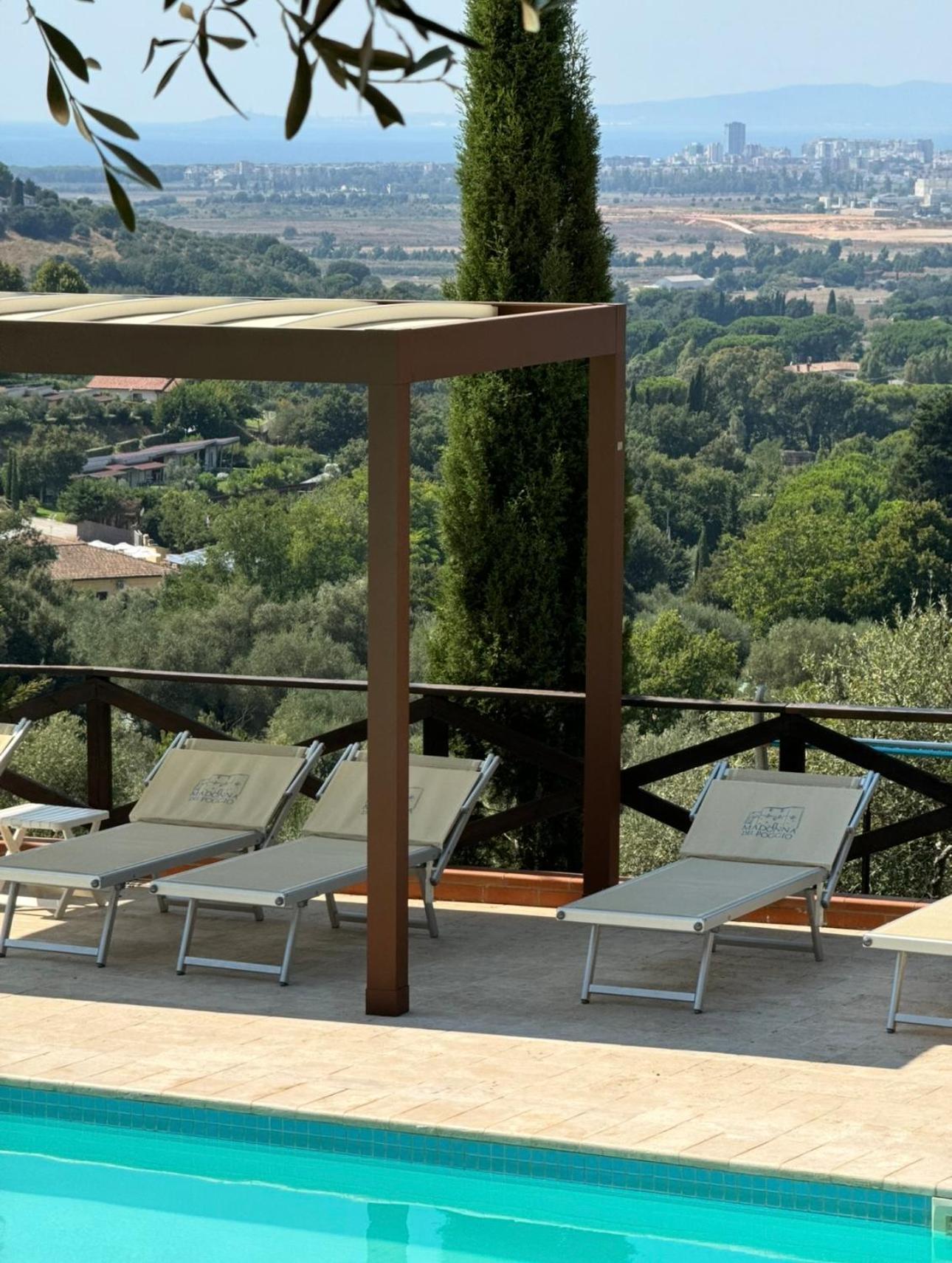 Madonna Del Poggio Cav Lejlighedshotel Scarlino Eksteriør billede